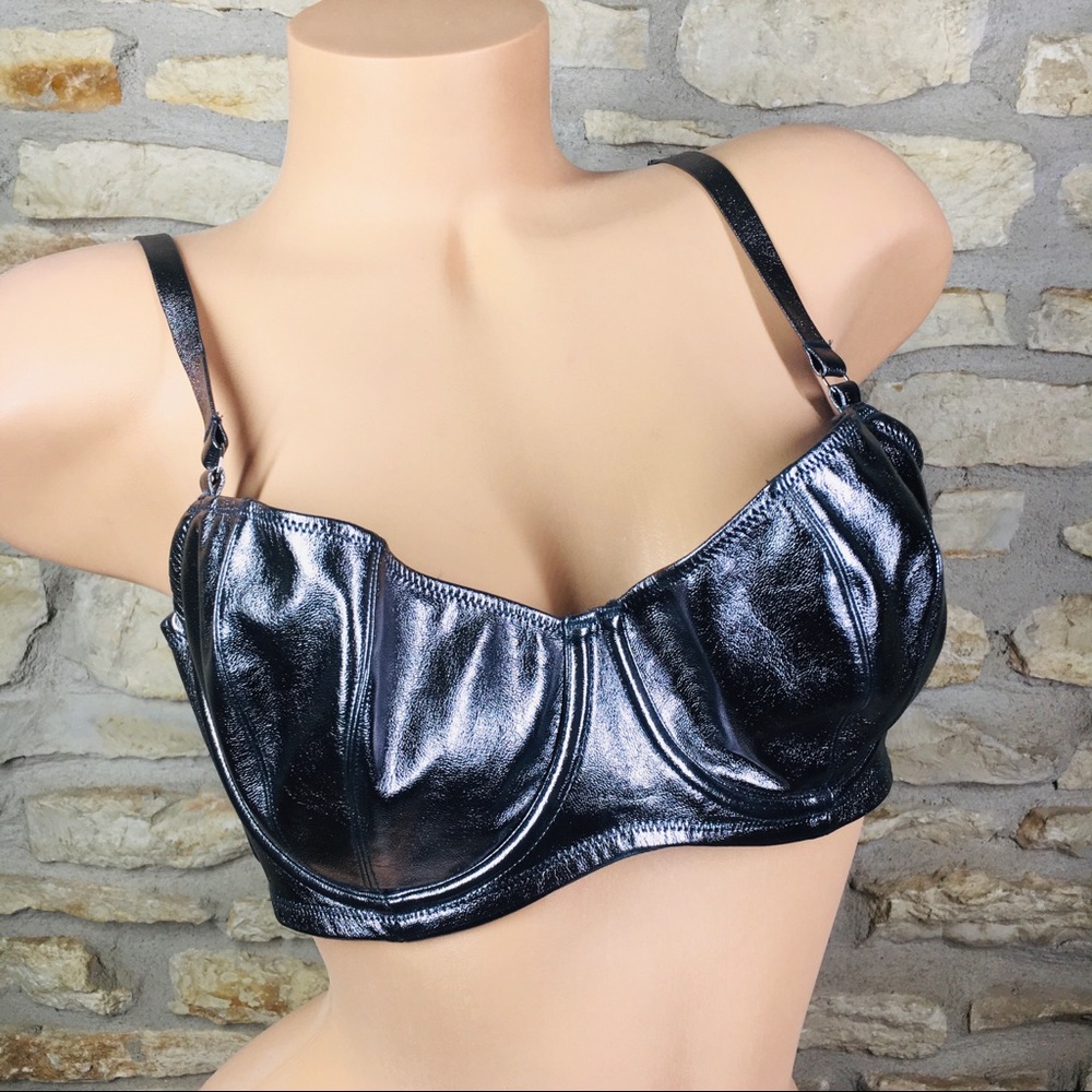 RARE Victoria's Secret Push Up W/O Padding Bra DD